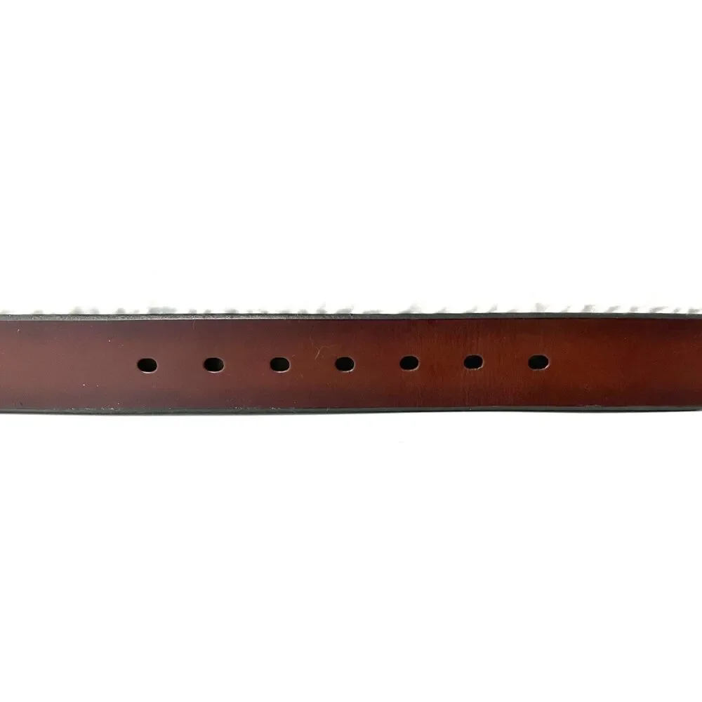 NWOT Levi's brown leather belt with roller buckle. Size M (34-36).